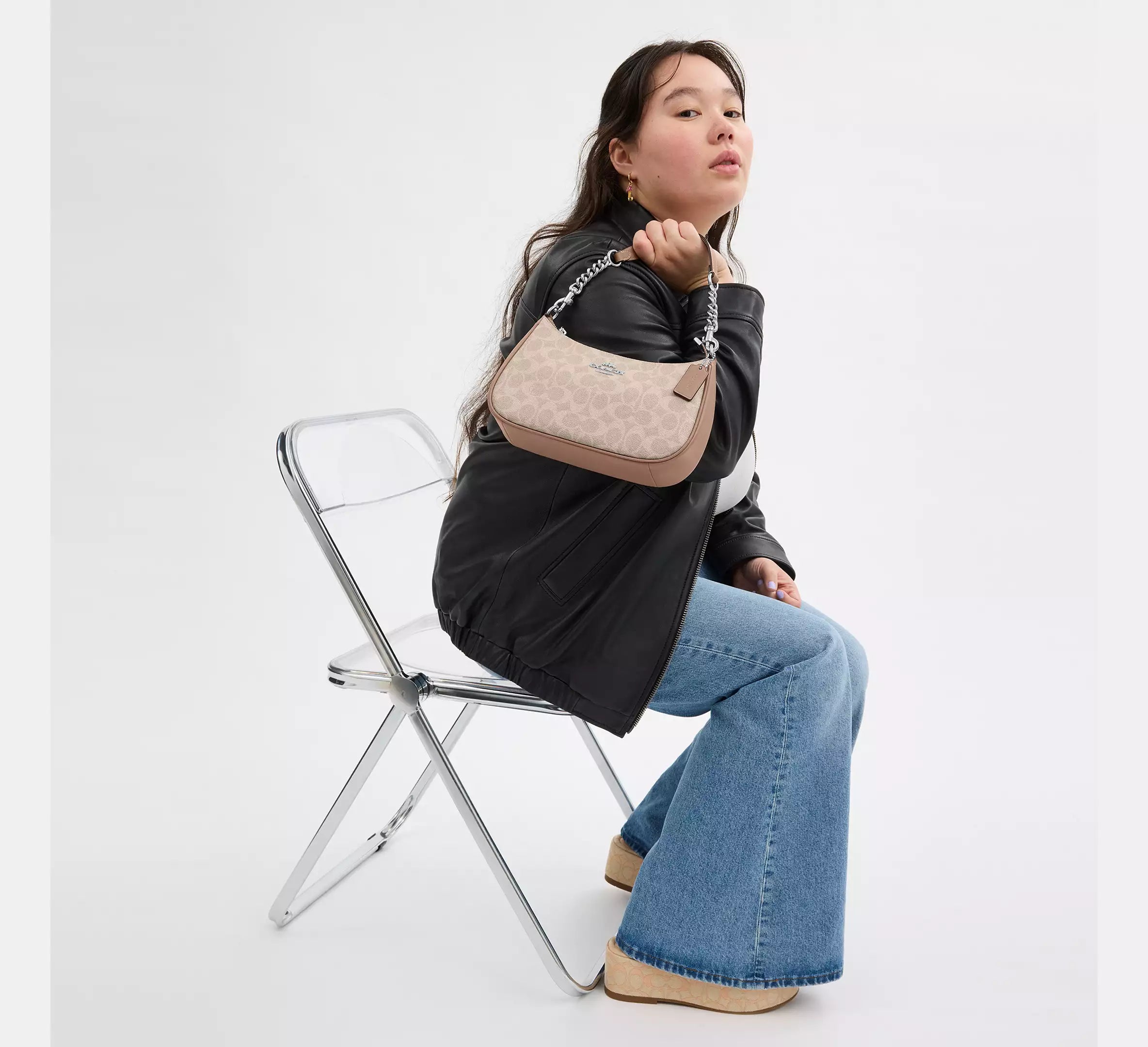 Teri Shoulder Bag In Signature Canvas